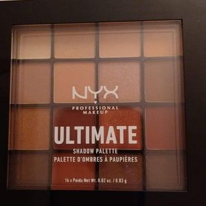 NYX ULTIMATE eyeshadow palette